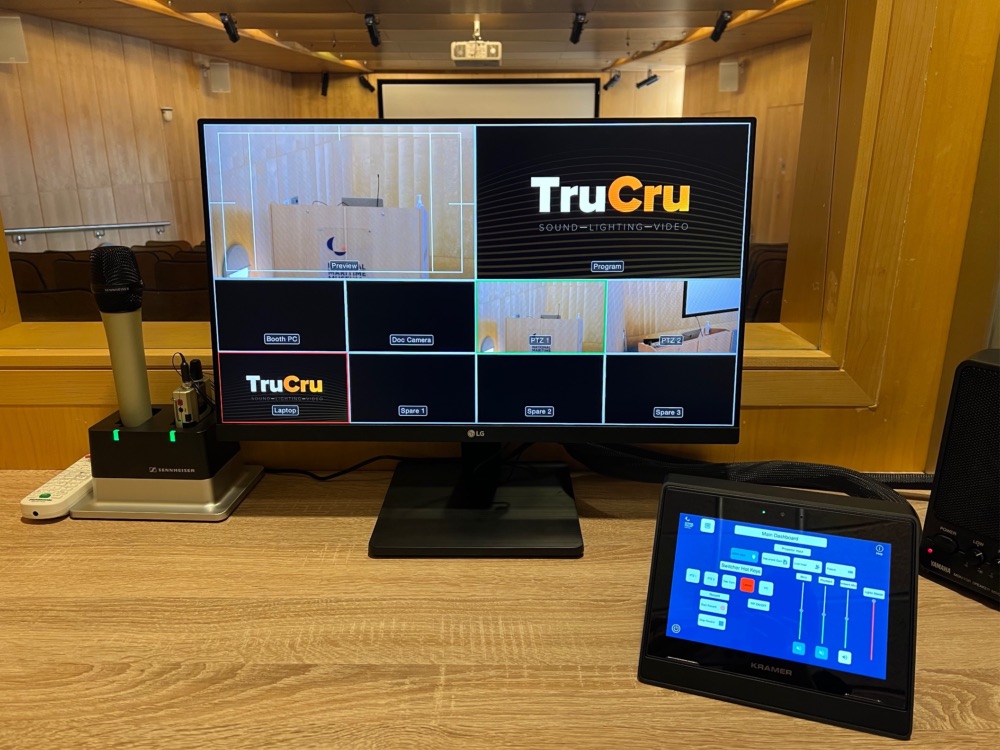 TruCru AV monitor